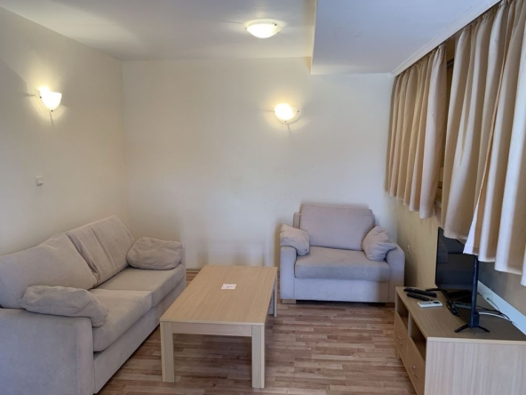 Двустаен апартамент в к.к. Слънчев бряг - 71 кв.м за 474 €/кв.м - Снимка #1