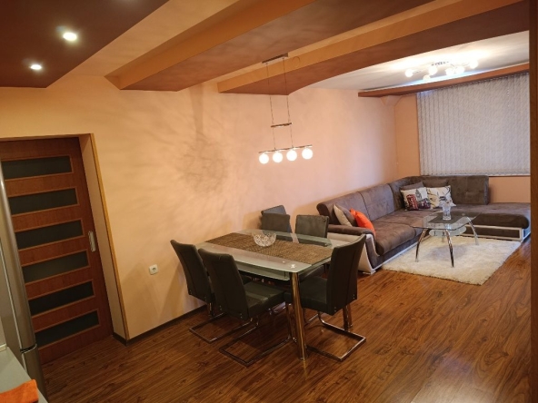 Четиристаен апартамент в Нова Загора - 100 кв.м за 556 €/кв.м - Снимка #1