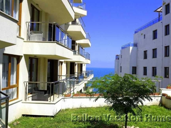 Двустаен апартамент в Бяла - 69 кв.м за 606 €/кв.м - Снимка #1