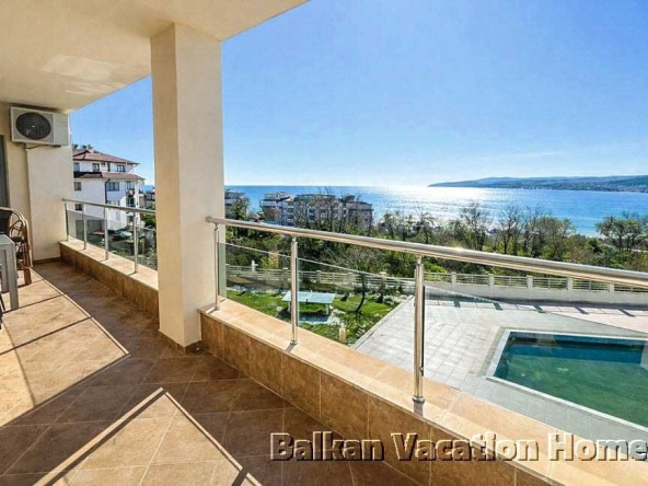 Тристаен апартамент в Бяла - 124 кв.м за 494 €/кв.м - Снимка #1