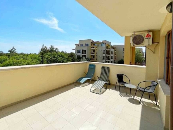 Тристаен апартамент в Балчик - 139 кв.м за 404 €/кв.м - Снимка #1