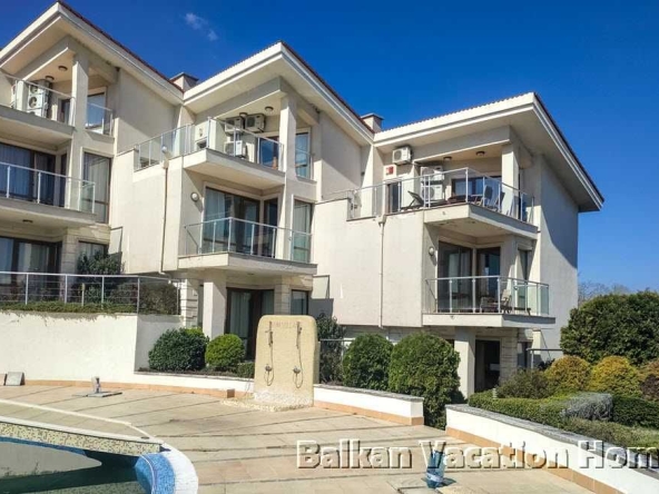 Къща в Бяла - 175 кв.м за 435 €/кв.м - Снимка #1