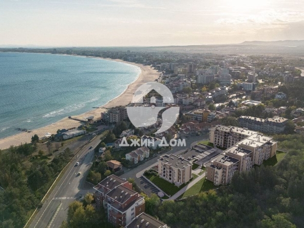 Двустаен апартамент в к.к. Слънчев бряг - 63 кв.м за 1121 €/кв.м - Снимка #1