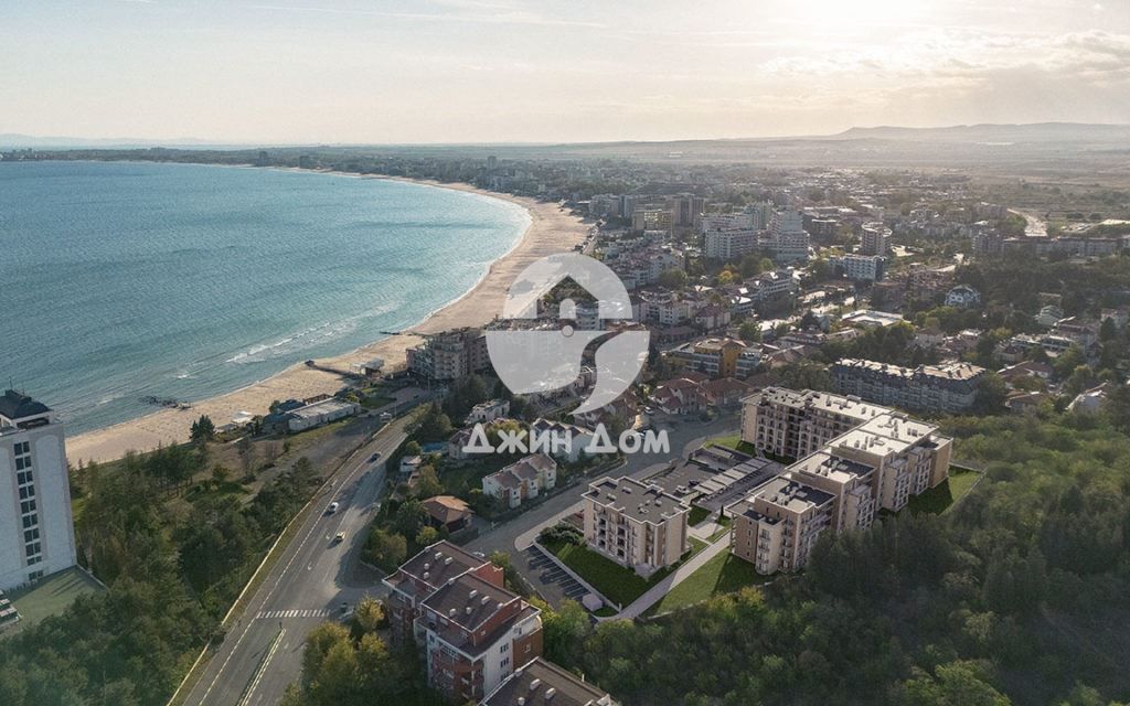 Двустаен апартамент в к.к. Слънчев бряг - 63 кв.м за 1121 €/кв.м - Снимка #1