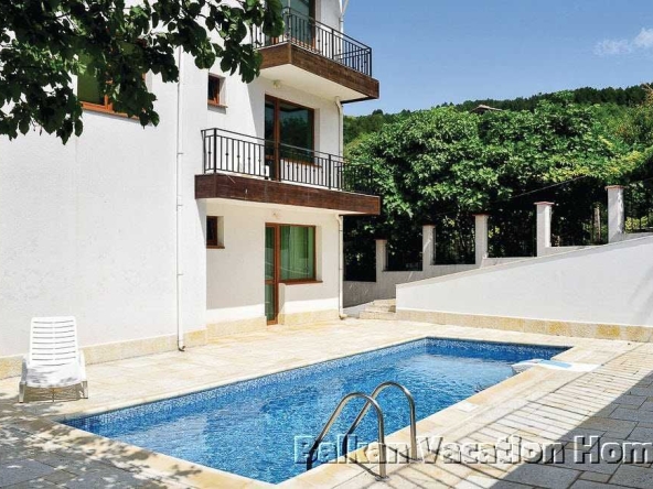 Тристаен апартамент в Балчик - 94 кв.м за 542 €/кв.м - Снимка #1