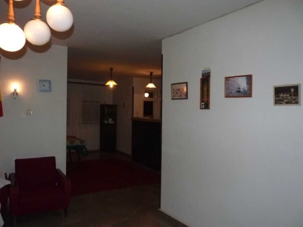 Мезонет в Плевен, 9-ти квартал - 123 кв.м за 456 €/кв.м - Снимка #1