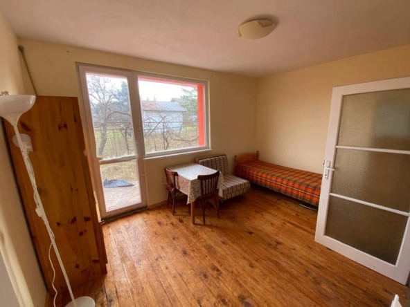 Дава се под наем Къща в Банкя - 1 кв.м за 977.16 € - Снимка #1