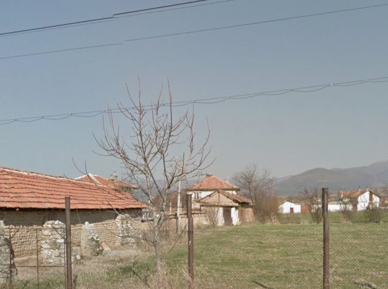 Парцел в Панагюрище - 440 кв.м за 14 €/кв.м - Снимка #1