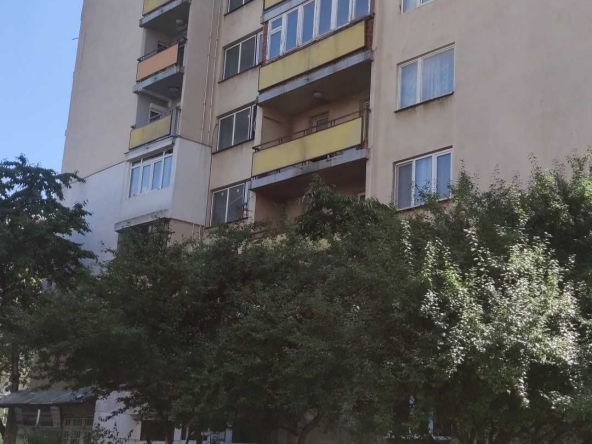 Дава се под наем Тристаен апартамент в София, Гео Милев - 76 кв.м за 229418.4 € - Снимка #1