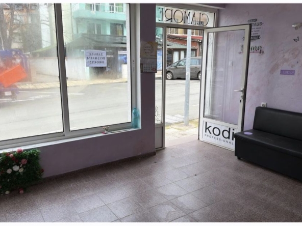Дава се под наем Магазин в Китен - 15 кв.м за 498.27 € - Снимка #1