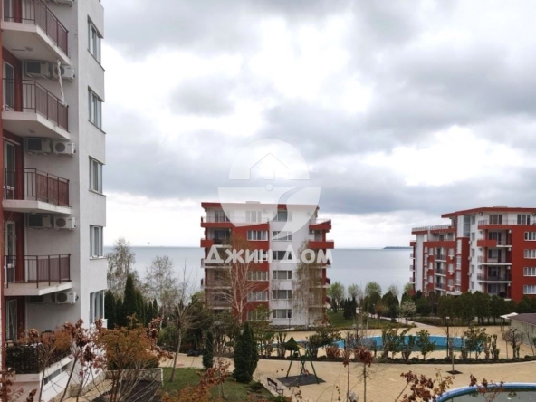 Тристаен апартамент в к.к. Елените - 99 кв.м за 614 €/кв.м - Снимка #1