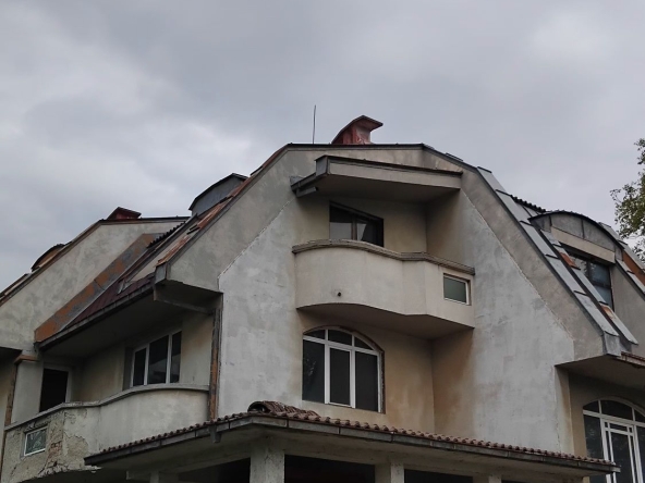 Къща в с. Яхиново, Област Кюстендил - 300 кв.м за 442 €/кв.м - Снимка #1