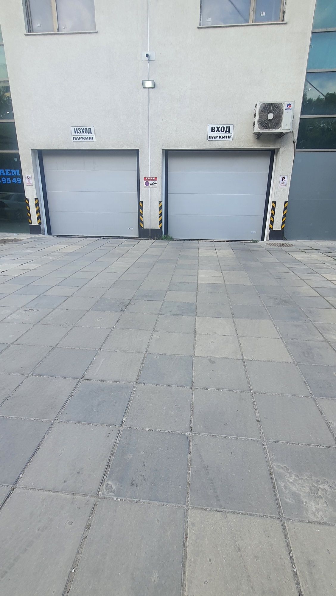 Дава се под наем Гараж / Паркомясто в София, Люлин 2 - 12 кв.м за 89.76 € - Снимка #1