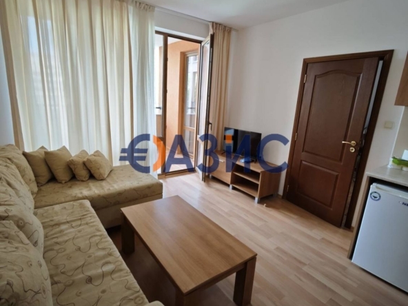 Двустаен апартамент в к.к. Слънчев бряг - 68 кв.м за 638 €/кв.м - Снимка #1