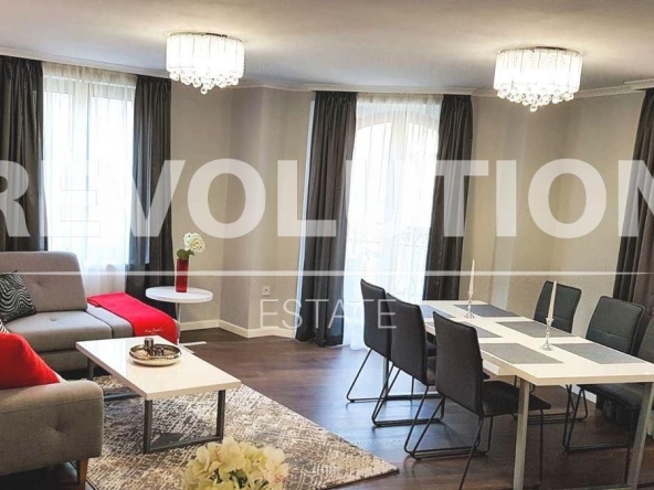 Дава се под наем Тристаен апартамент в Варна, Център - 105 кв.м за 1445.85 € - Снимка #1