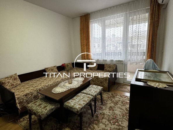 Дава се под наем Тристаен апартамент в Бургас, Център - 90 кв.м за 478.38 € - Снимка #1