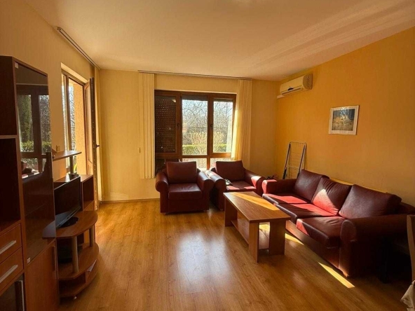 Тристаен апартамент в Бяла - 120 кв.м за 391 €/кв.м - Снимка #1