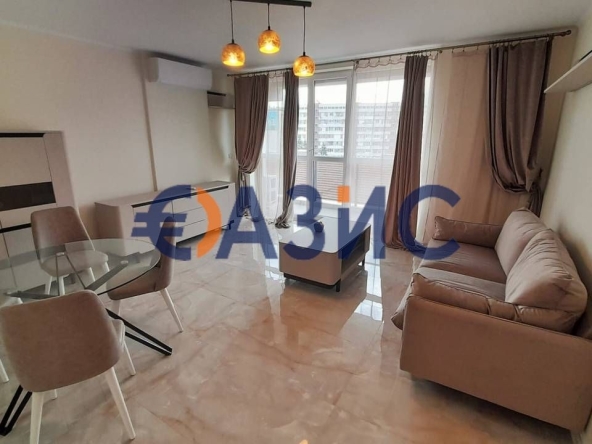 Двустаен апартамент в Бургас, Център - 74 кв.м за 1696 €/кв.м - Снимка #1