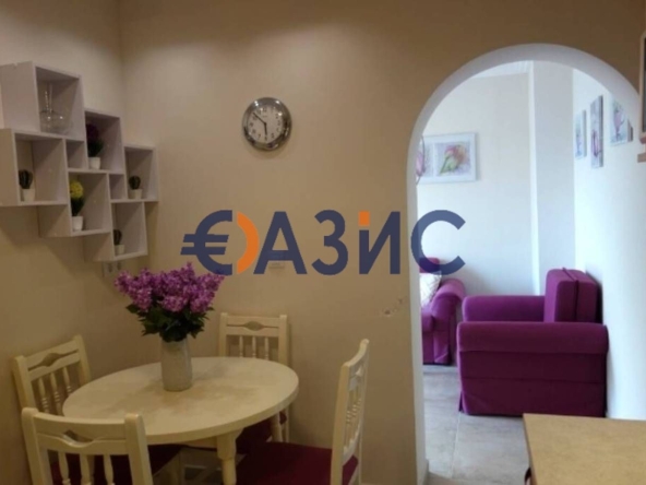 Тристаен апартамент в к.к. Слънчев бряг - 81 кв.м за 693 €/кв.м - Снимка #1