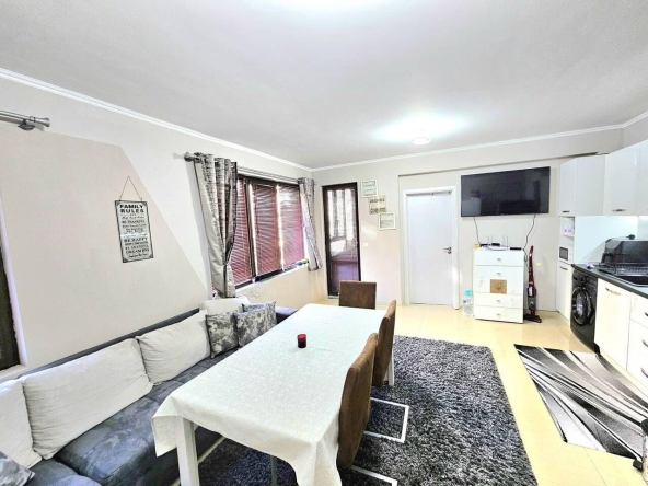 Дава се под наем Двустаен апартамент в Бургас, Сарафово - 65 кв.м за 648.21 € - Снимка #1