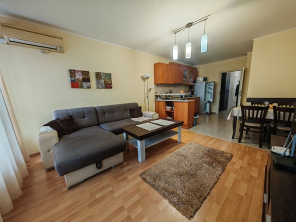 Двустаен апартамент в Бургас, Лазур - 77 кв.м за 1689 €/кв.м - Снимка #1