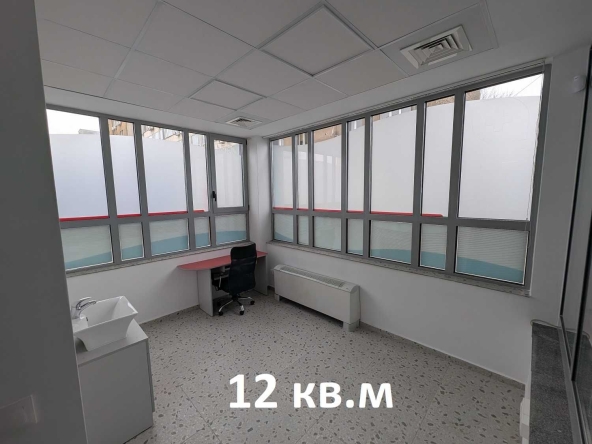Дава се под наем Офис в София, Зона Б-19 - 12 кв.м за 373.83 € - Снимка #1