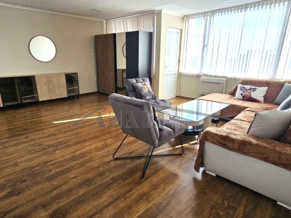 Дава се под наем Двустаен апартамент в Пловдив, Тракия - 74 кв.м за 498.27 € - Снимка #1