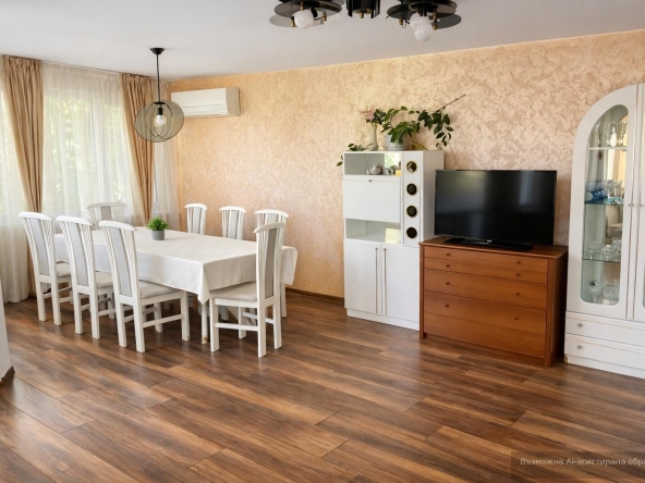 Дава се под наем Тристаен апартамент в Пловдив, Кършияка - 125 кв.м за 847.62 € - Снимка #1