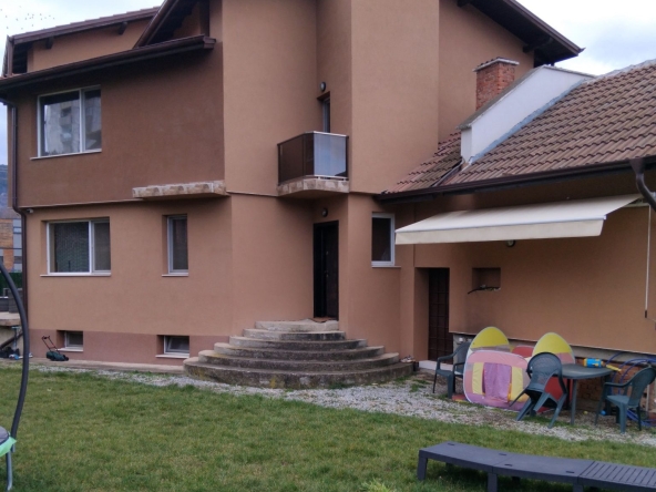 Къща в Кюстендил, Герена - 235 кв.м за 684 €/кв.м - Снимка #1