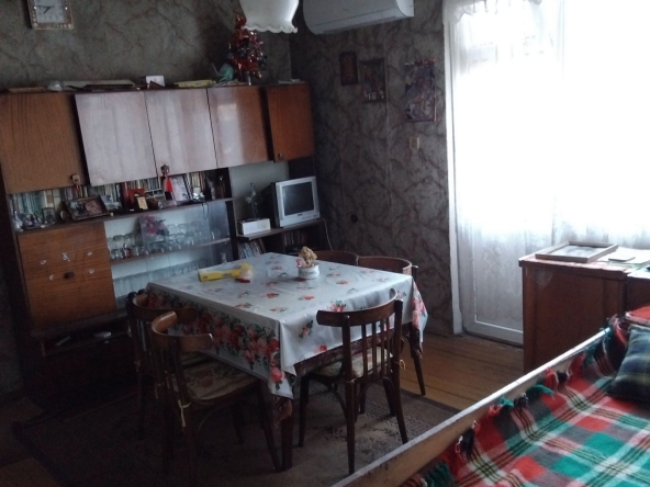 Етаж от къща в Дупница - 115 кв.м за 279 €/кв.м - Снимка #1