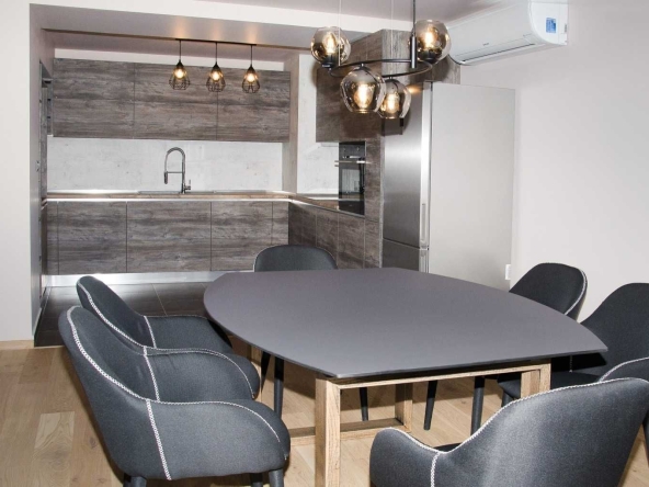 Тристаен апартамент в София, Белите брези - 102 кв.м за 690 €/кв.м - Снимка #1