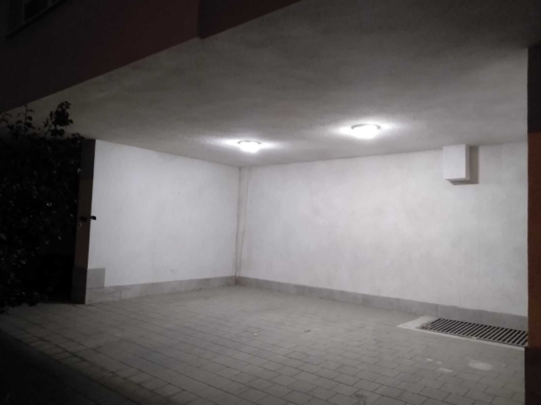 Дава се под наем Гараж / Паркомясто в София, Дървеница - 25 кв.м за 84.66 € - Снимка #1