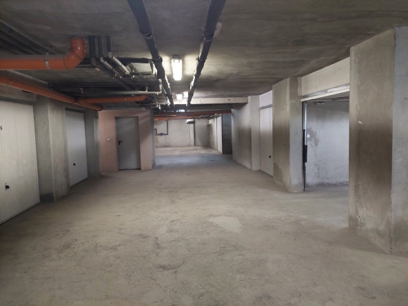 Дава се под наем Гараж / Паркомясто в София, Оборище - 23 кв.м за 119.34 € - Снимка #1