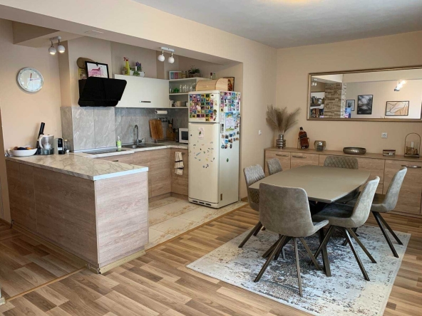 Многостаен апартамент в Благоевград, Освобождение - 195 кв.м за 549 €/кв.м - Снимка #1