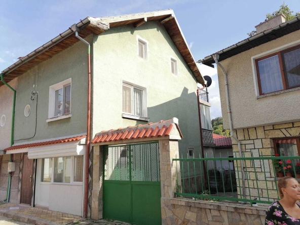 Многостаен апартамент в Асеновград - 180 кв.м за 397 €/кв.м - Снимка #1