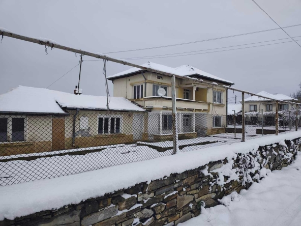 Къща в с. Ракитница, Област Стара Загора - 100 кв.м за 383 €/кв.м - Снимка #1