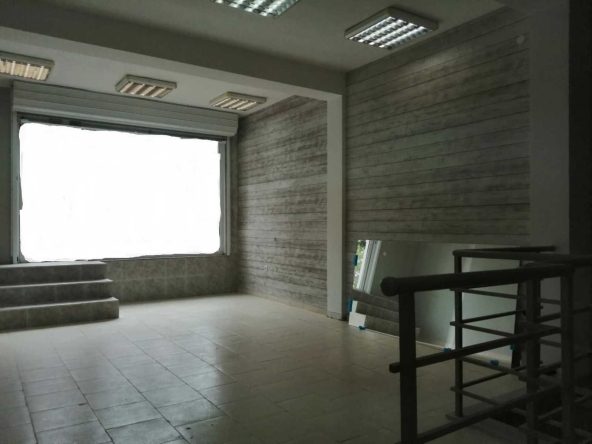 Дава се под наем Магазин в Пловдив, Център - 87 кв.м за 418.71 € - Снимка #1