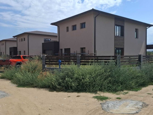 Къща в Стамболийски - 240 кв.м за 510 €/кв.м - Снимка #1