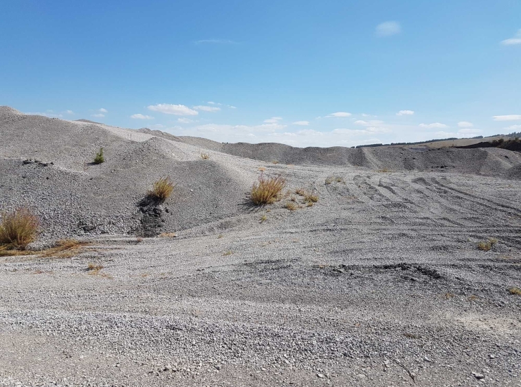 Дава се под наем Парцел в с. Студена, Област Перник - 70000 кв.м за 510 € - Снимка #1