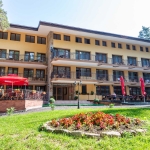 Хотел в с. Паничище, Област Кюстендил - 2250 кв.м за 567 €/кв.м - Снимка #1