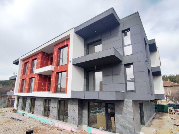 Тристаен апартамент в Перник, Изток - 102 кв.м за 638 €/кв.м - Снимка #1