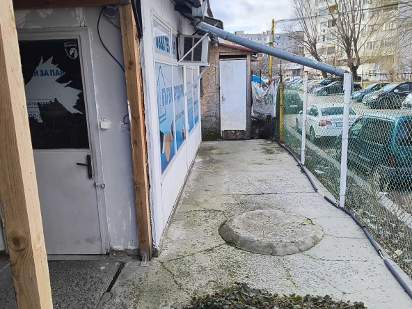 Дава се под наем Магазин в София, Обеля 2 - 60 кв.м за 348.84 € - Снимка #1