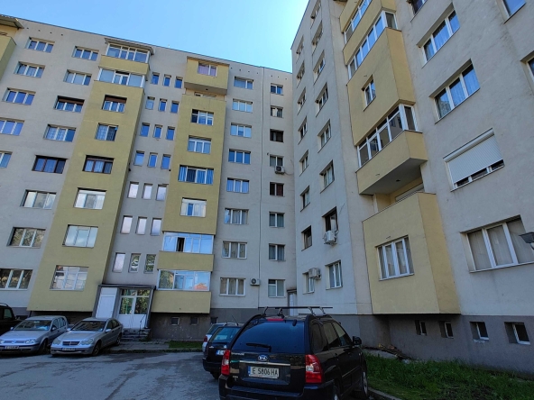 Тристаен апартамент в Разлог - 90 кв.м за 408 €/кв.м - Снимка #1