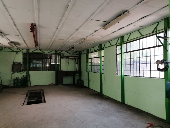 Дава се под наем Промишлена сграда в София, Враждебна - 500 кв.м за 1495.83 € - Снимка #1