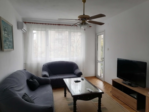 Дава се под наем Четиристаен апартамент в Пловдив, Мараша - 90 кв.м за 448.8 € - Снимка #1