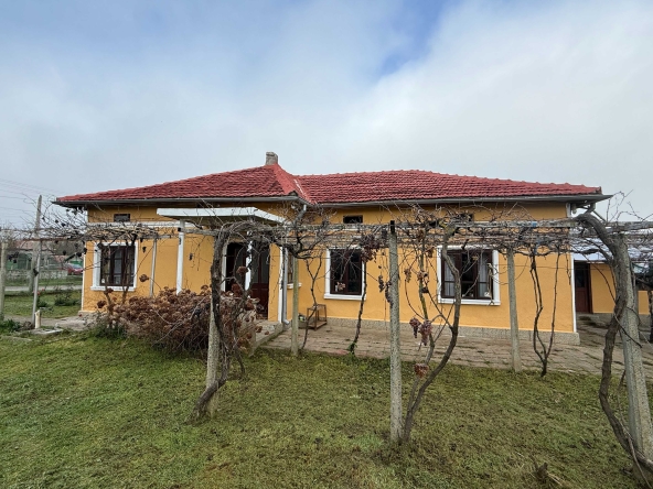 Къща в с. Люляково, Област Добрич - 218 кв.м за 129 €/кв.м - Снимка #1