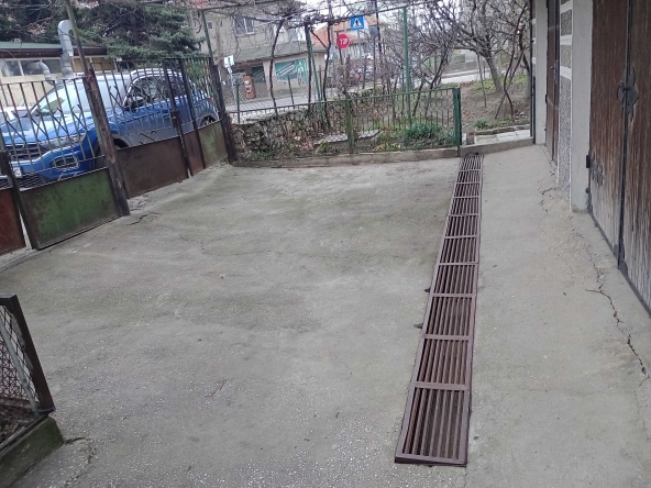 Дава се под наем Гараж / Паркомясто в Варна, Виница - 25 кв.м за 102 € - Снимка #1