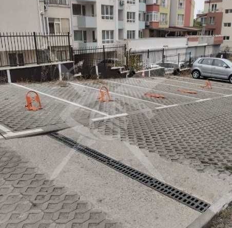 Дава се под наем Гараж / Паркомясто в Бургас, Меден рудник - зона Б - 60 кв.м за 52865.58 € - Снимка #1