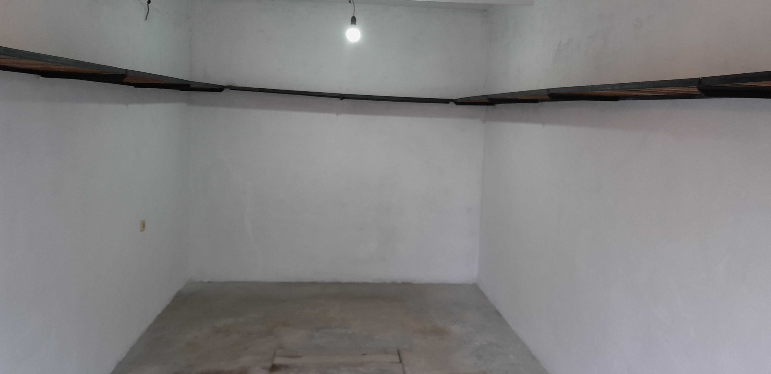 Дава се под наем Гараж / Паркомясто в Разград, Абритус - 18 кв.м за 79.56 € - Снимка #1