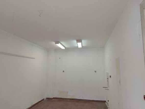 Дава се под наем Магазин в София, Младост 1 - 22 кв.м за 418.71 € - Снимка #1